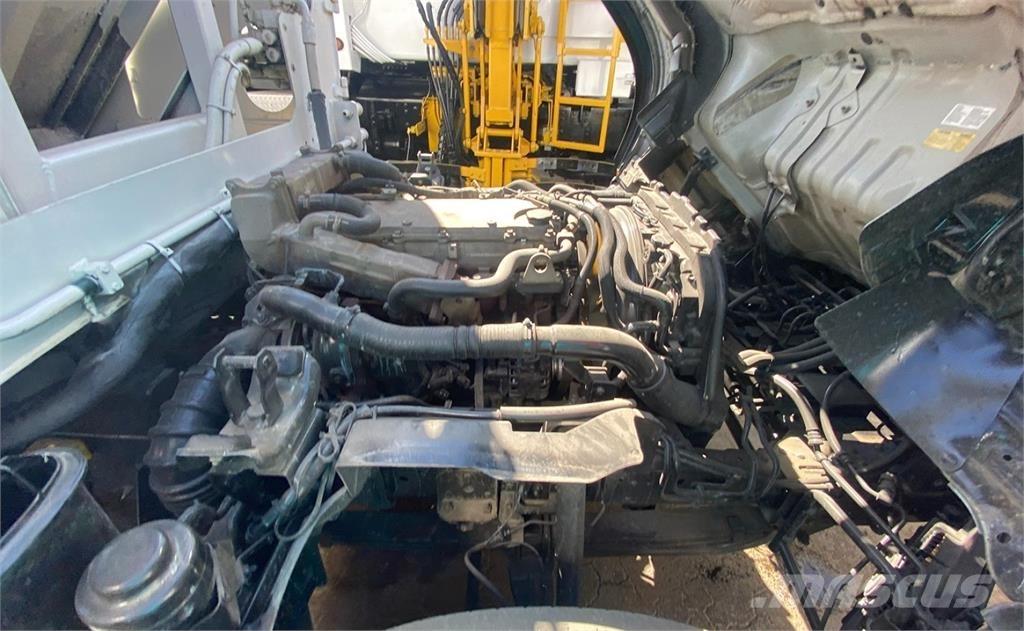 Isuzu NRR Atkritumu izvešanas transports