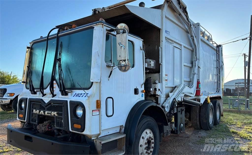 Mack 600 Atkritumu izvešanas transports
