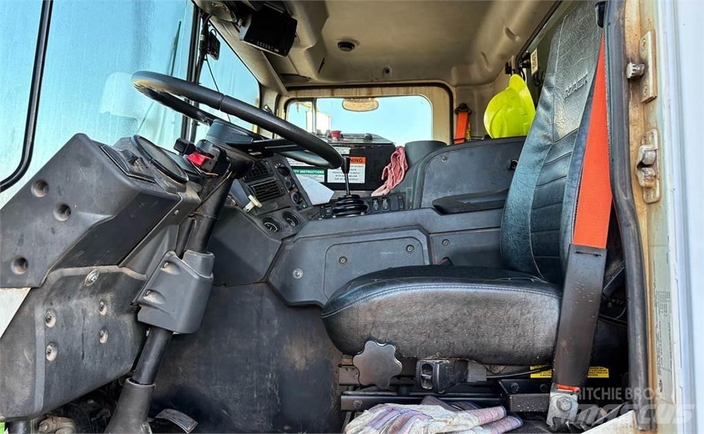 Mack 600 Atkritumu izvešanas transports
