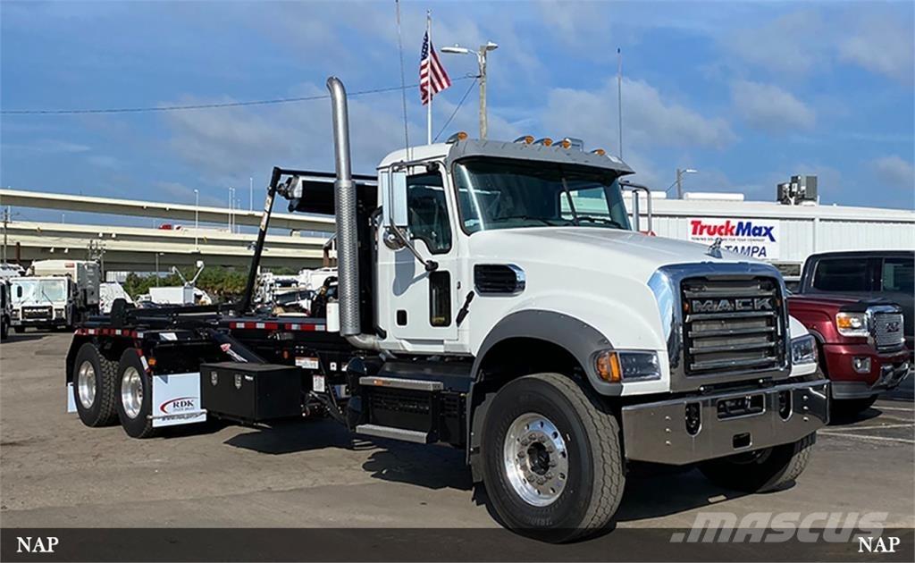 Mack Granite Kabeļu pacēlājs nomontējamām kravas mašīnām