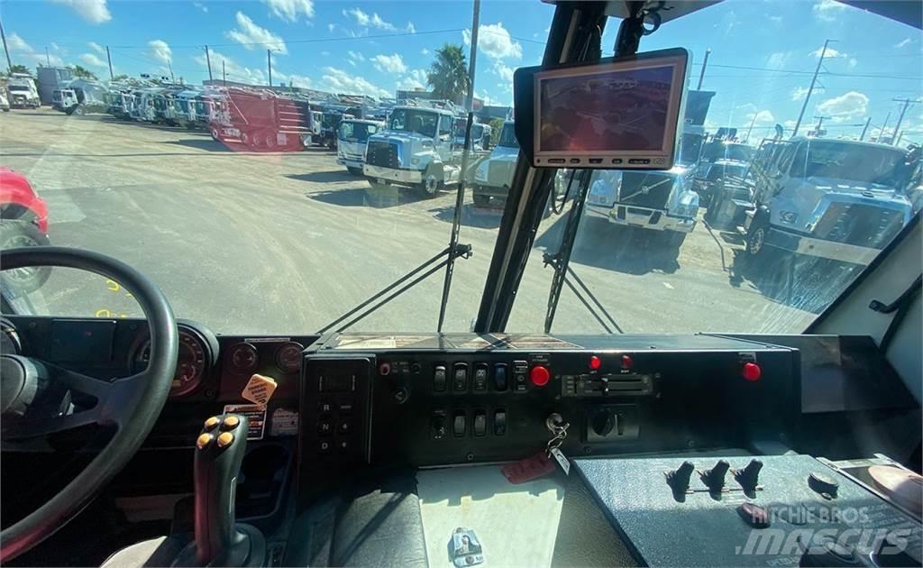 Mack LEU600 Atkritumu izvešanas transports