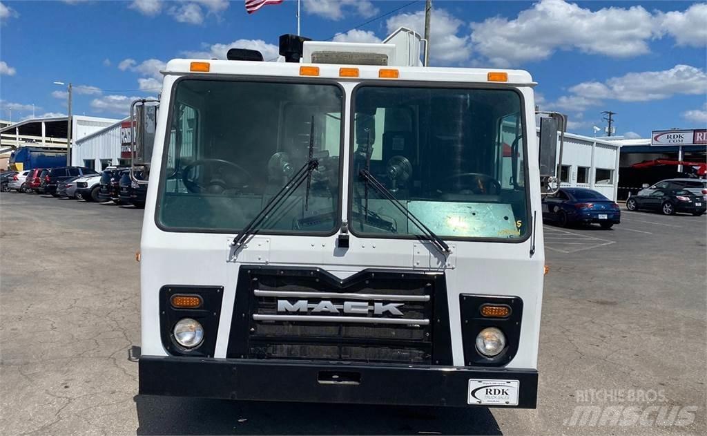 Mack LEU613 Atkritumu izvešanas transports