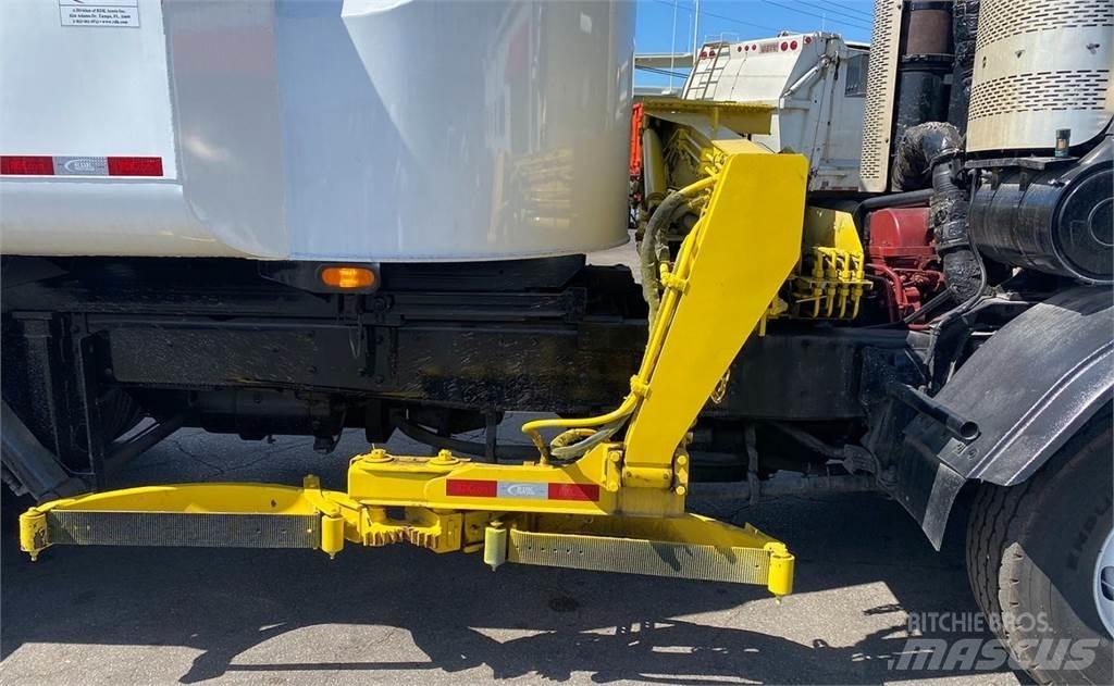 Mack LEU613 Atkritumu izvešanas transports