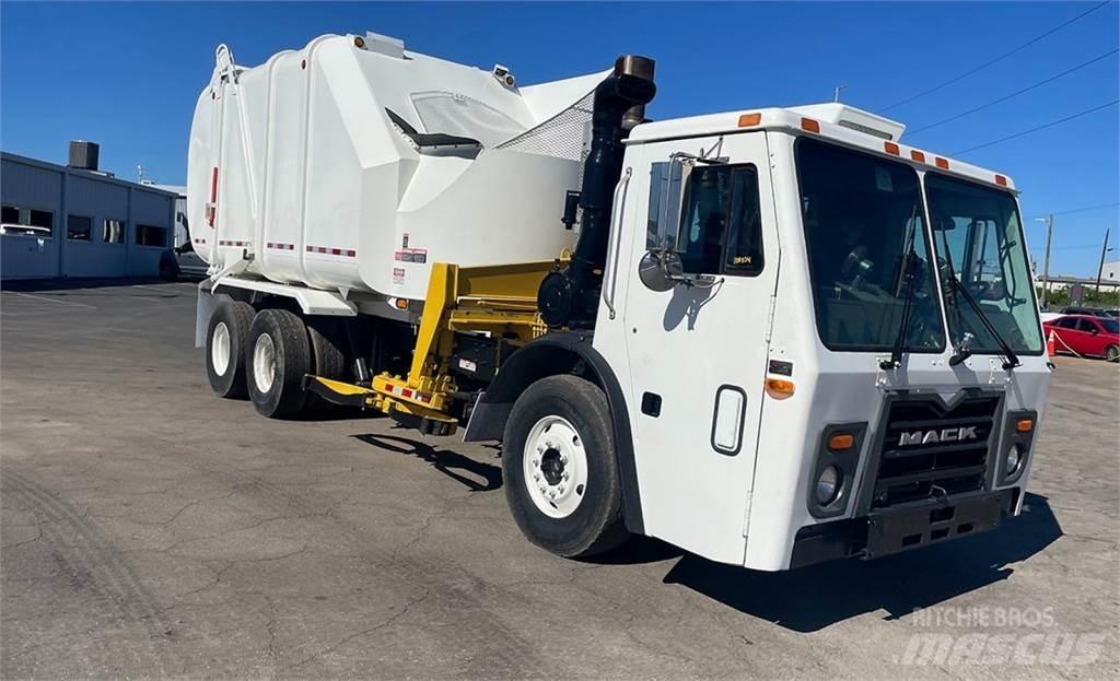 Mack LEU613 Atkritumu izvešanas transports