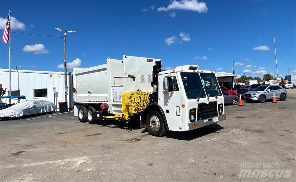 Mack LEU613 Atkritumu izvešanas transports