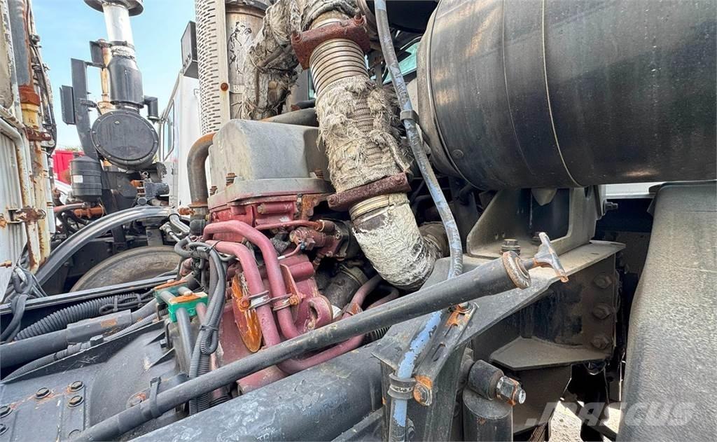 Mack LEU613 Atkritumu izvešanas transports