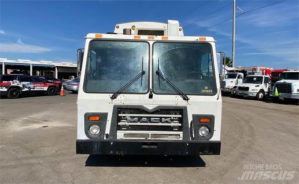 Mack LEU613 Atkritumu izvešanas transports