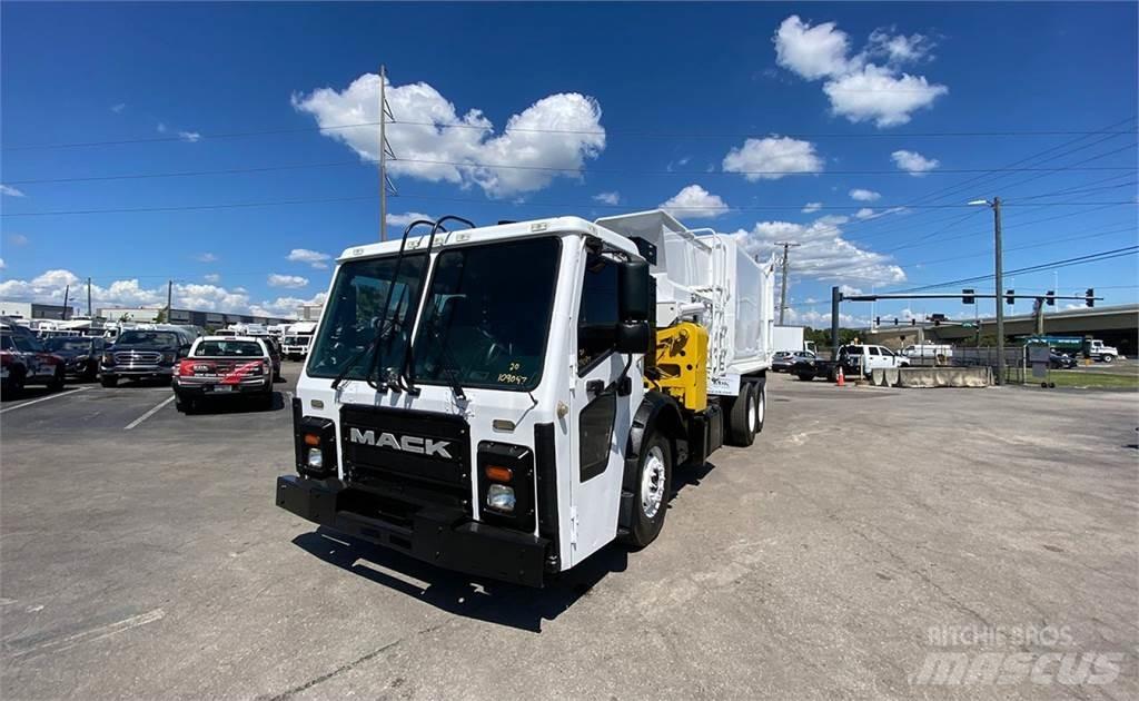 Mack LR613 Atkritumu izvešanas transports