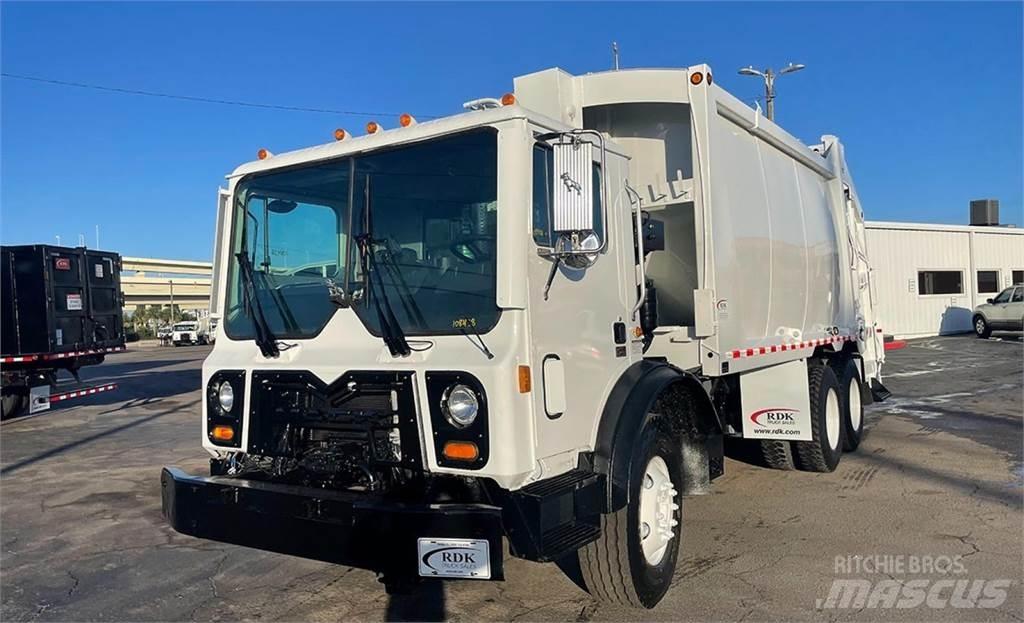 Mack MRU613 Atkritumu izvešanas transports
