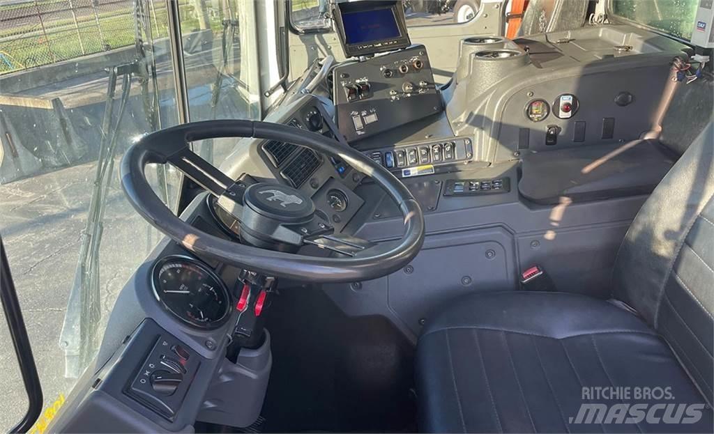 Mack MRU613 Atkritumu izvešanas transports