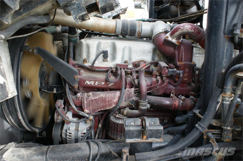 Mack MRU613 Atkritumu izvešanas transports