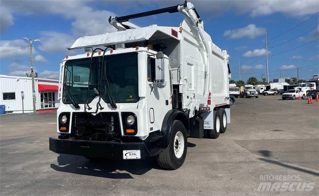 Mack MRU613 Atkritumu izvešanas transports