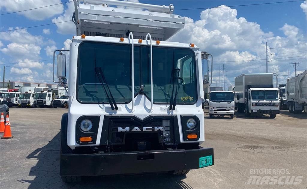 Mack MRU613 Atkritumu izvešanas transports