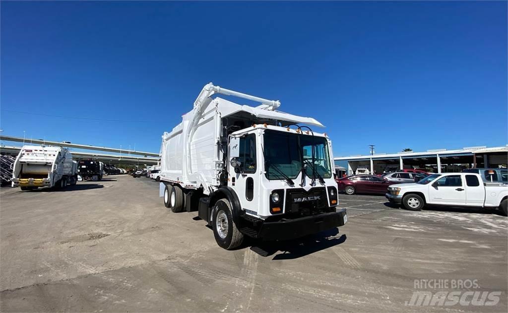 Mack MRU613 Atkritumu izvešanas transports