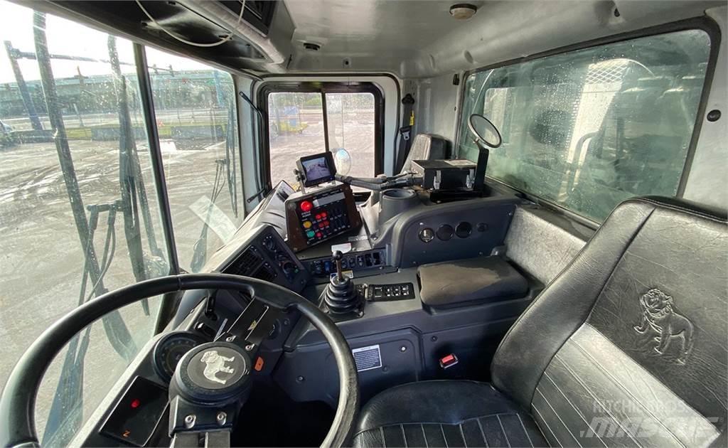 Mack MRU613 Atkritumu izvešanas transports