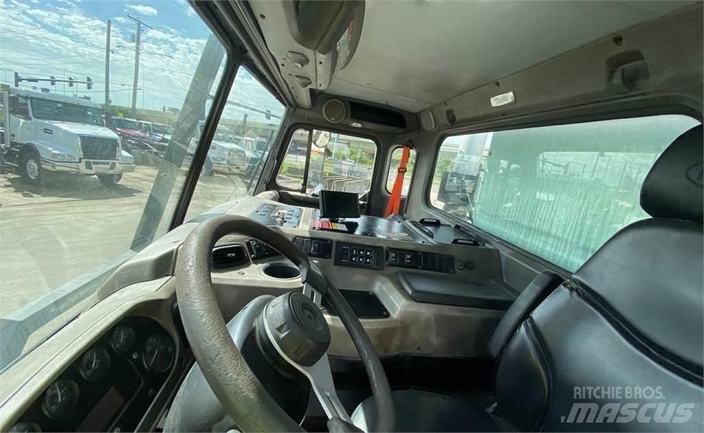 Peterbilt 320 Atkritumu izvešanas transports