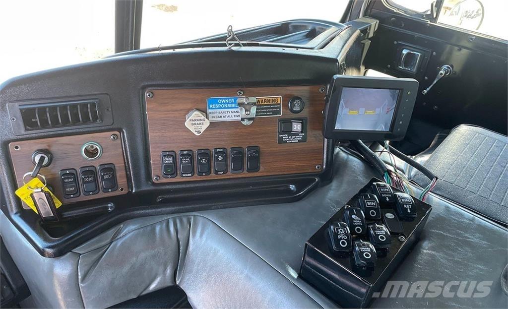 Peterbilt 320 Atkritumu izvešanas transports