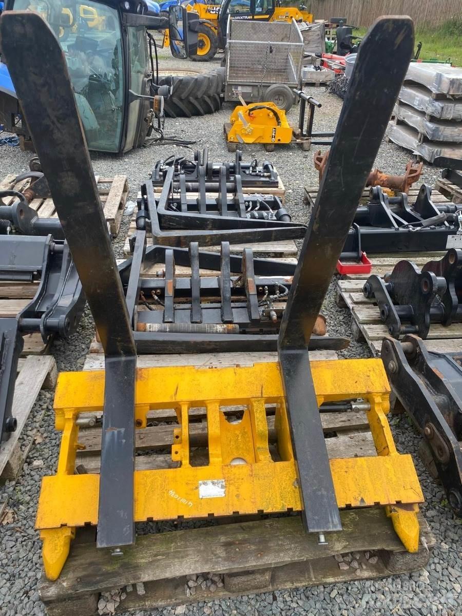 JCB  Lauksaimniecības pacēlāji