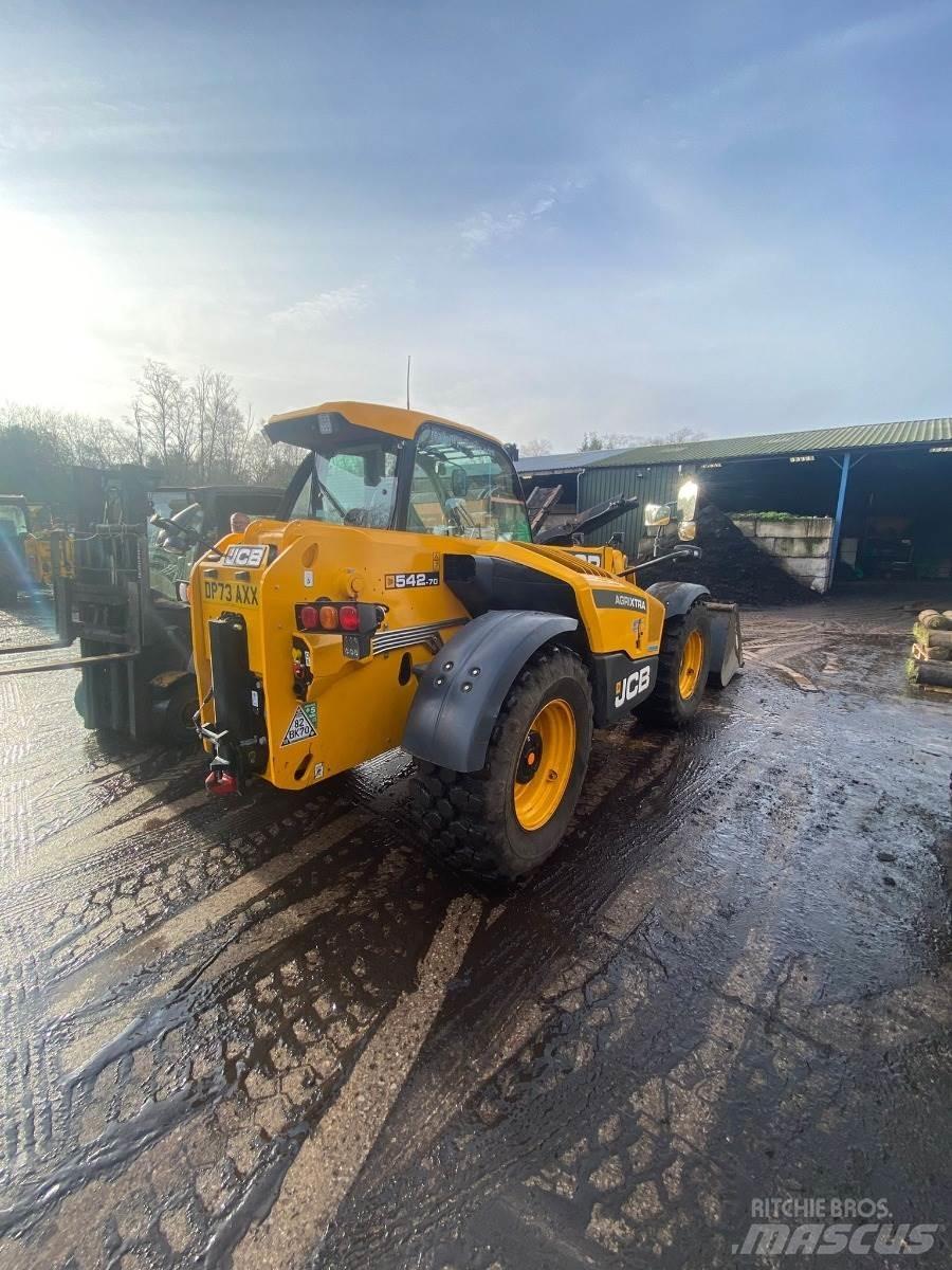 JCB 542-70 Lauksaimniecības pacēlāji