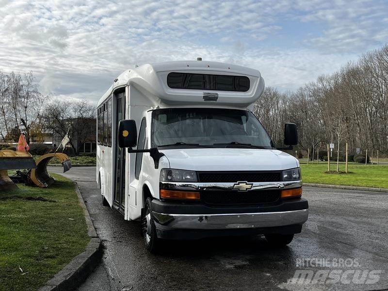 Chevrolet Express Mikroautobusi