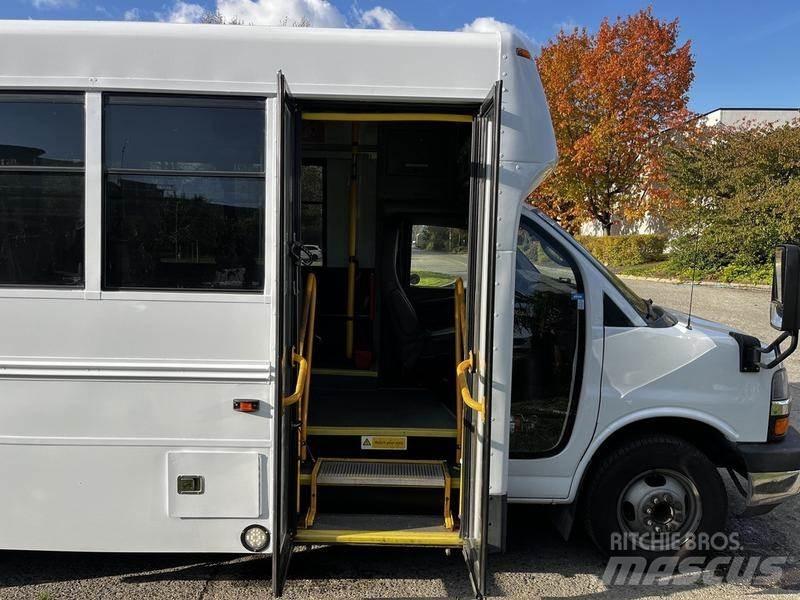 Chevrolet Express Mikroautobusi