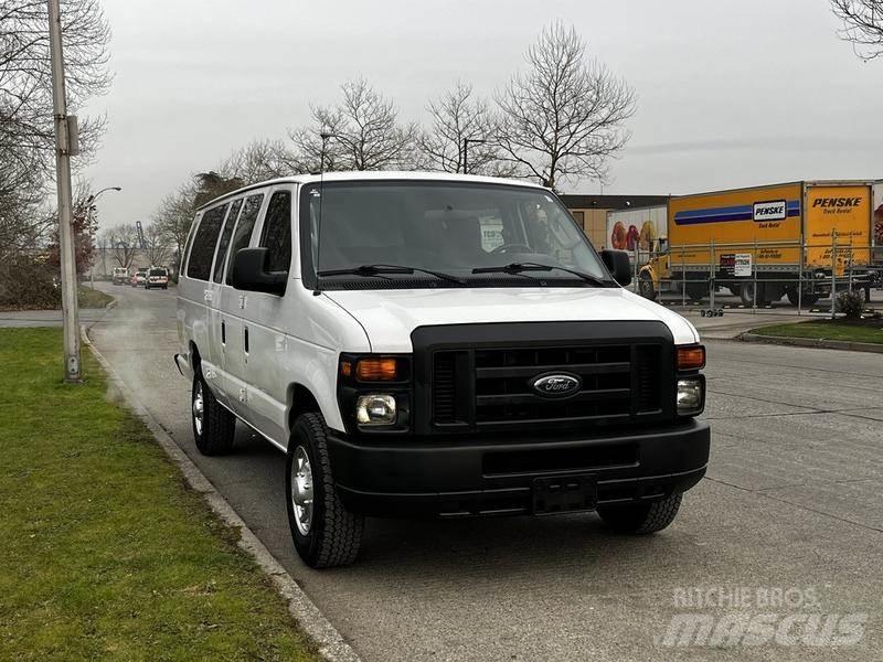 Ford Econoline Automašīnas