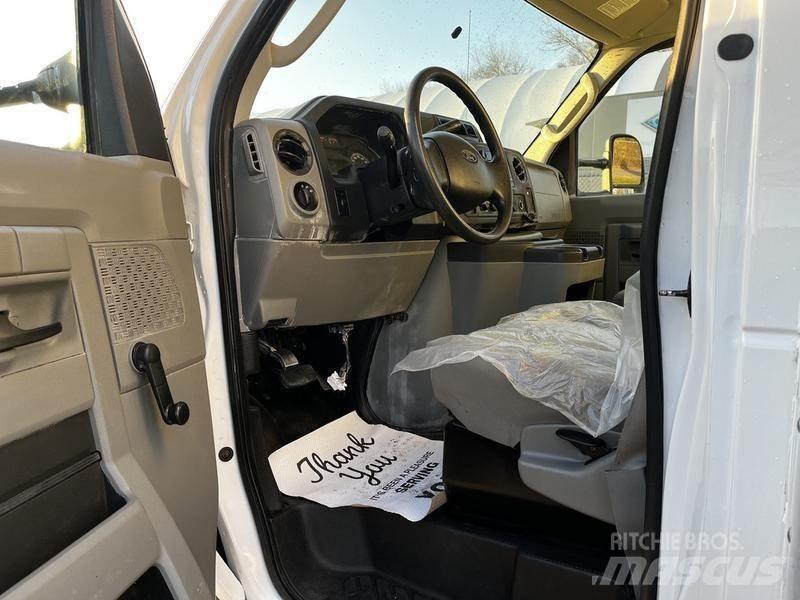 Ford Econoline Preču pārvadāšanas furgoni