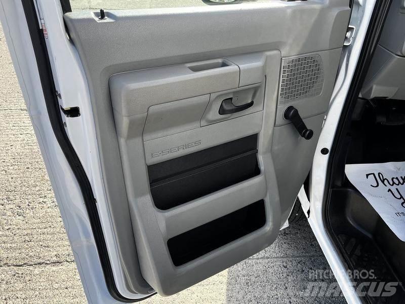Ford Econoline Preču pārvadāšanas furgoni