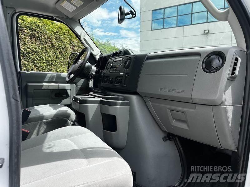 Ford Econoline Preču pārvadāšanas furgoni