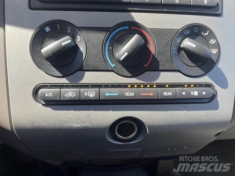 Ford Expedition Automašīnas