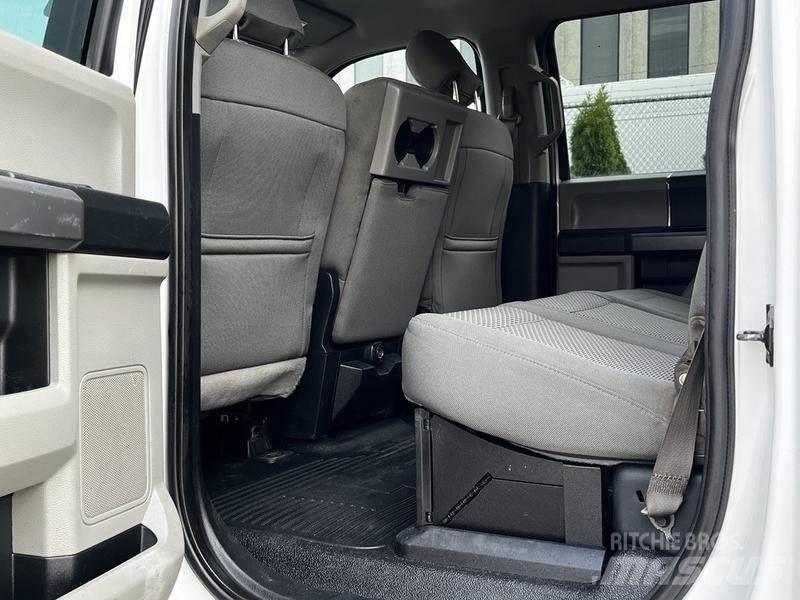 Ford F-450 SD Platformas/izkraušana no sāniem