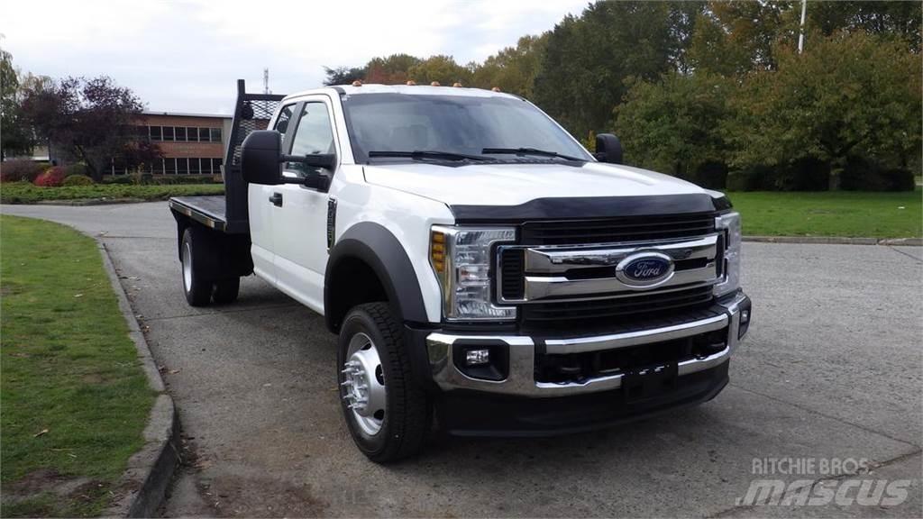 Ford F-550 Platformas/izkraušana no sāniem