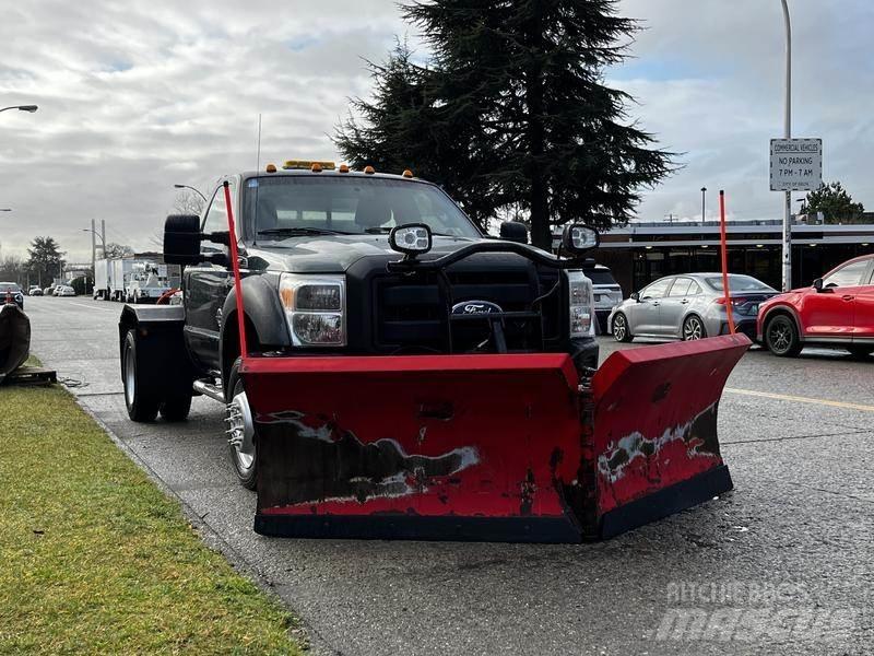 Ford F-550 Sniega naži un tīrītāji