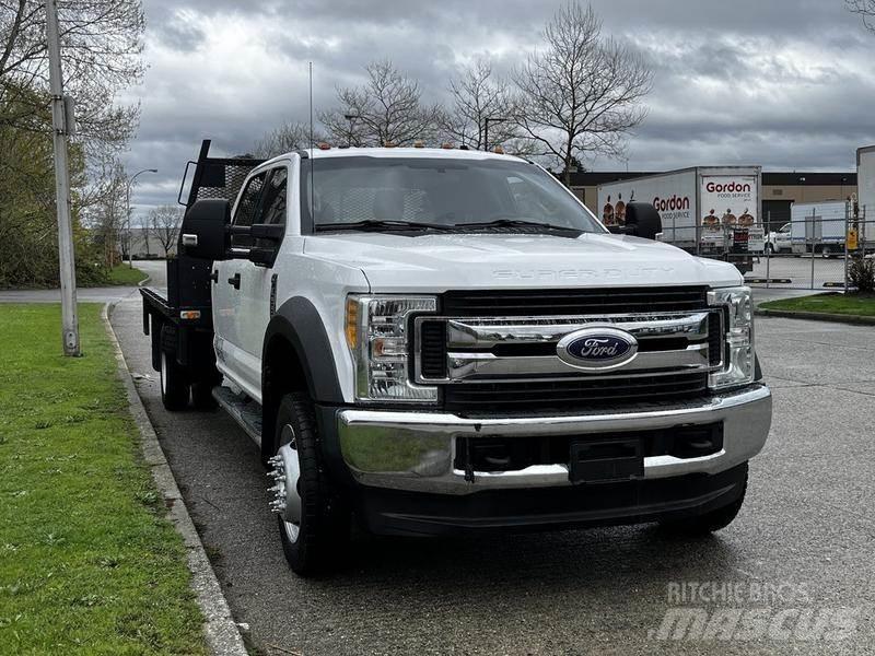 Ford F-550 Platformas/izkraušana no sāniem
