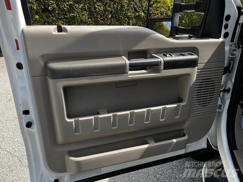 Ford F-550 Pilsētas atkritumvedēji