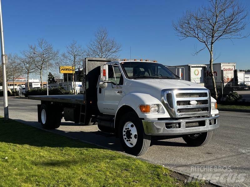Ford F-750 Platformas/izkraušana no sāniem
