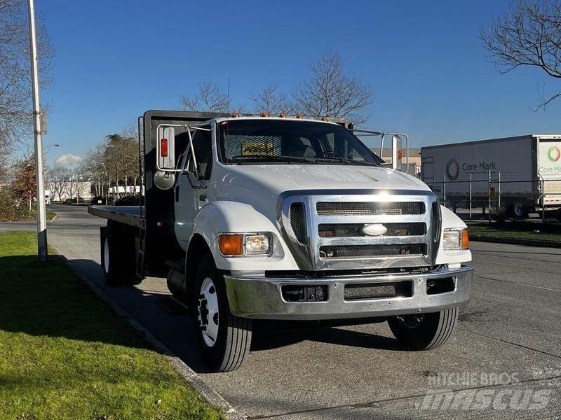 Ford F-750 Platformas/izkraušana no sāniem