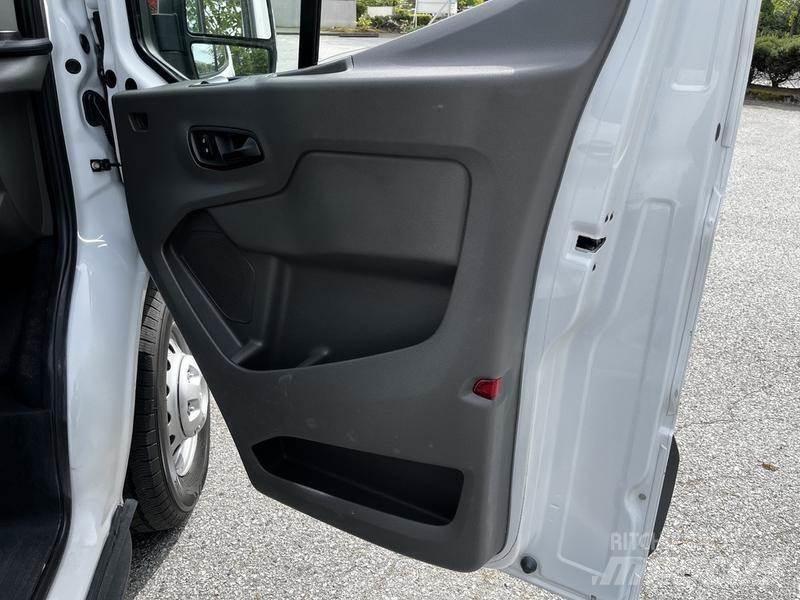Ford Transit Automašīnas