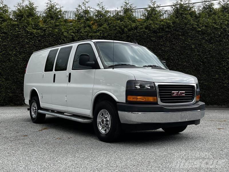 GMC Savana Preču pārvadāšanas furgoni