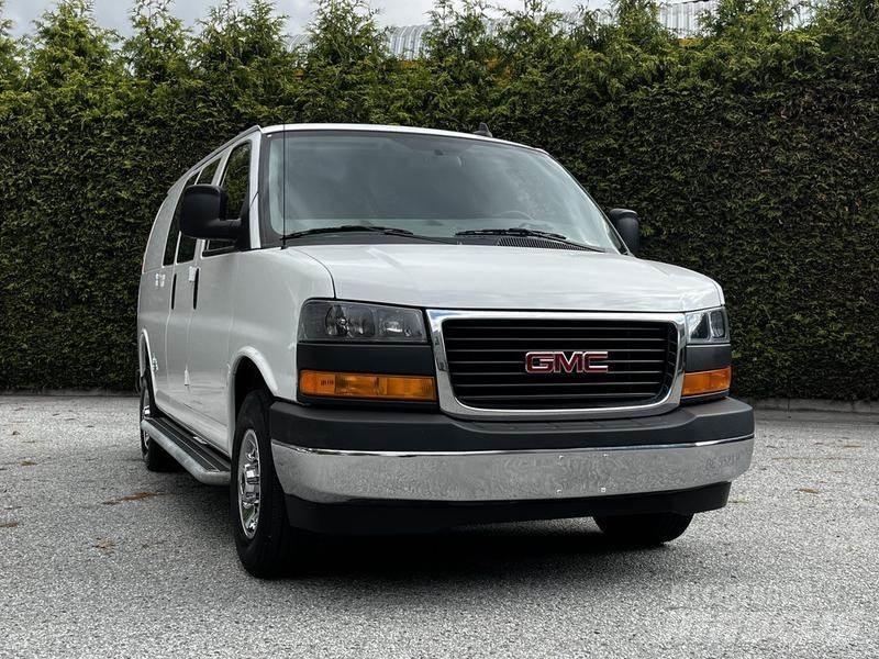 GMC Savana Preču pārvadāšanas furgoni