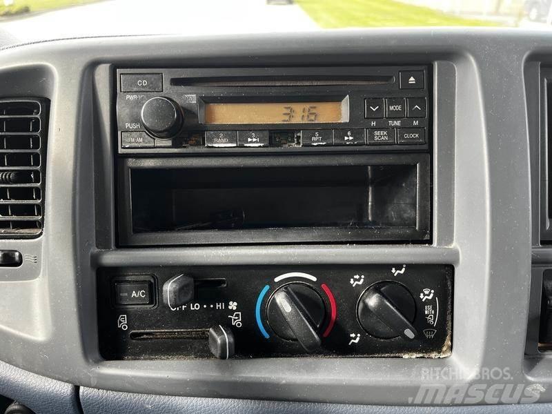 Hino 268 Preču pārvadāšanas furgoni