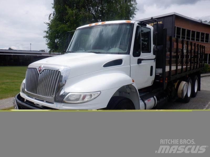 International 4400 Platformas/izkraušana no sāniem