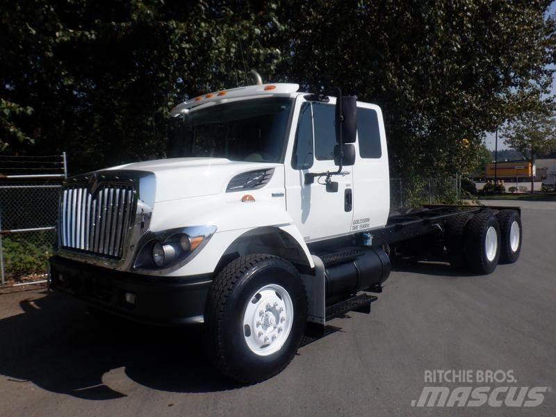 International 7400 Šasija ar kabīni