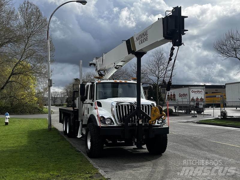 International 7500 Smagās mašīnas ar celtni