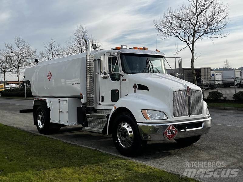 Kenworth T300 Autocisterna