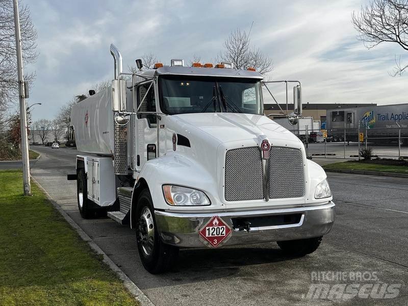 Kenworth T300 Autocisterna