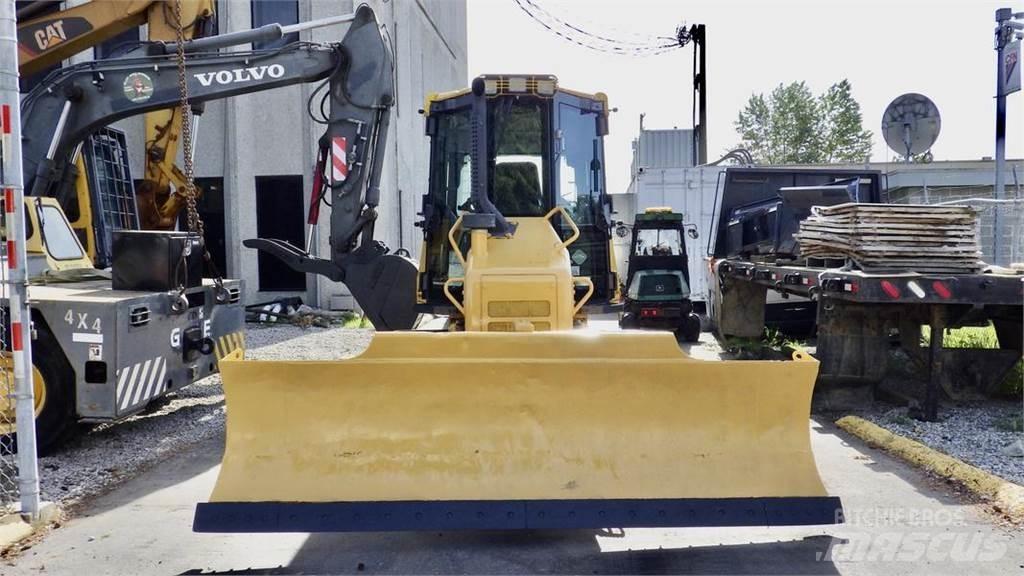Komatsu D37PX-22 Kāpurķēžu ekskavatori