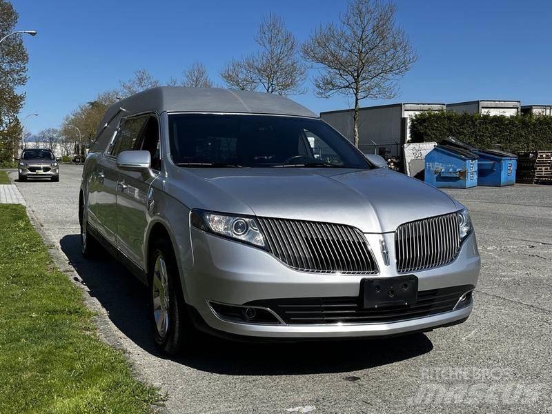 Lincoln MKT Automašīnas