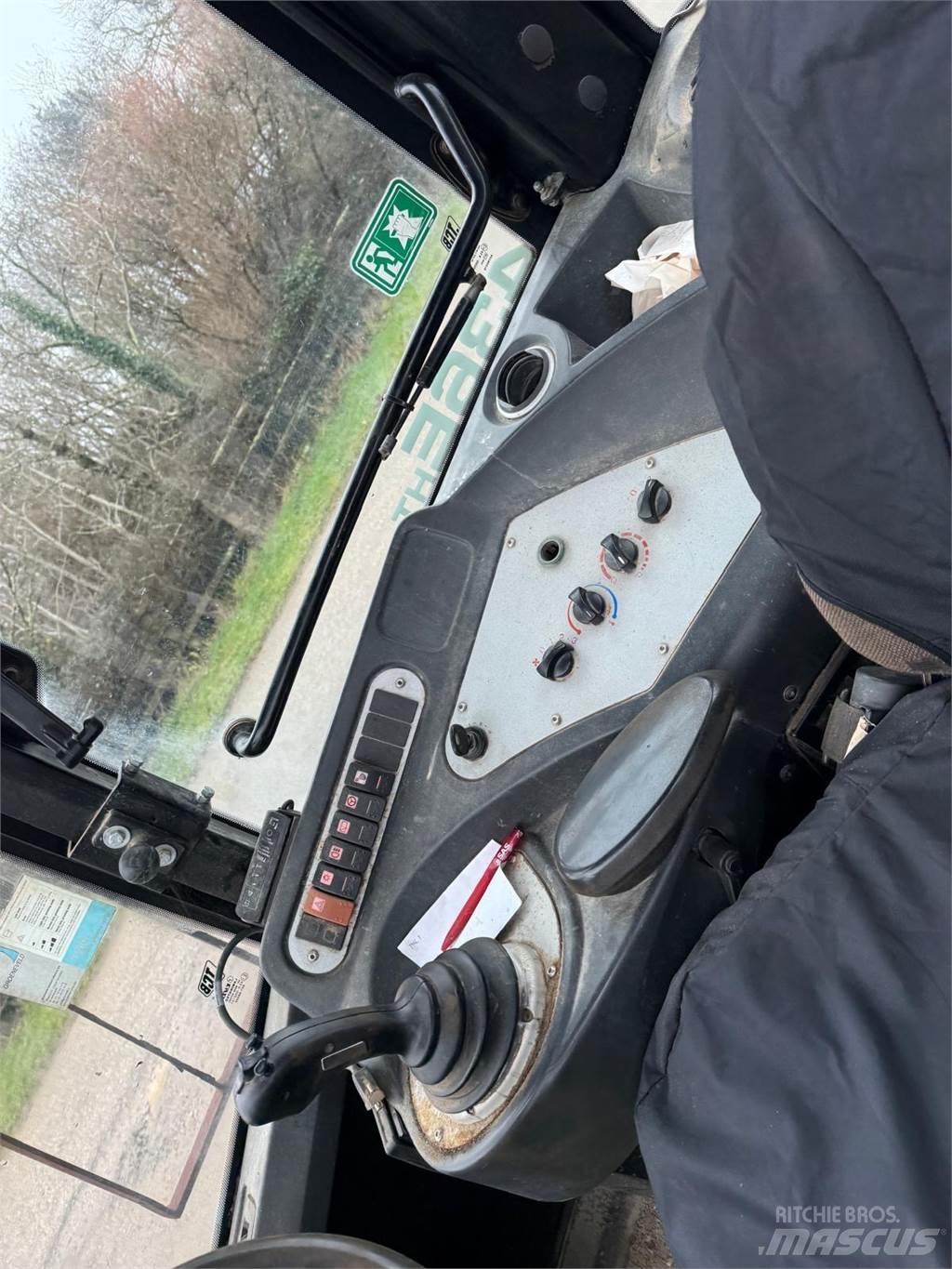 JCB 436HT Iekrāvēji uz riteņiem