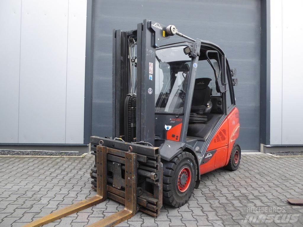 Linde H30D-02 Tehnika ar dīzeļa dzinēju